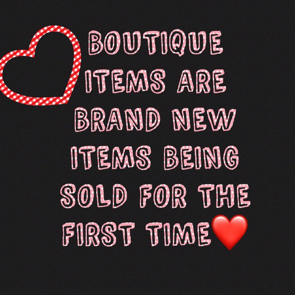 ❌DONATED❌Emerald Green Cold Shoulder Detailed Top - Picture 7 of 8